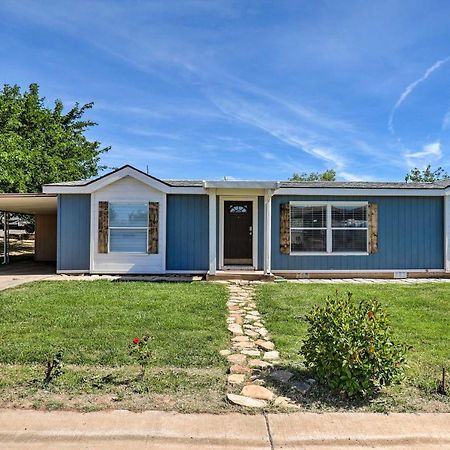 La Verkin Home With Yard, Covered Patio And Grill Exterior photo