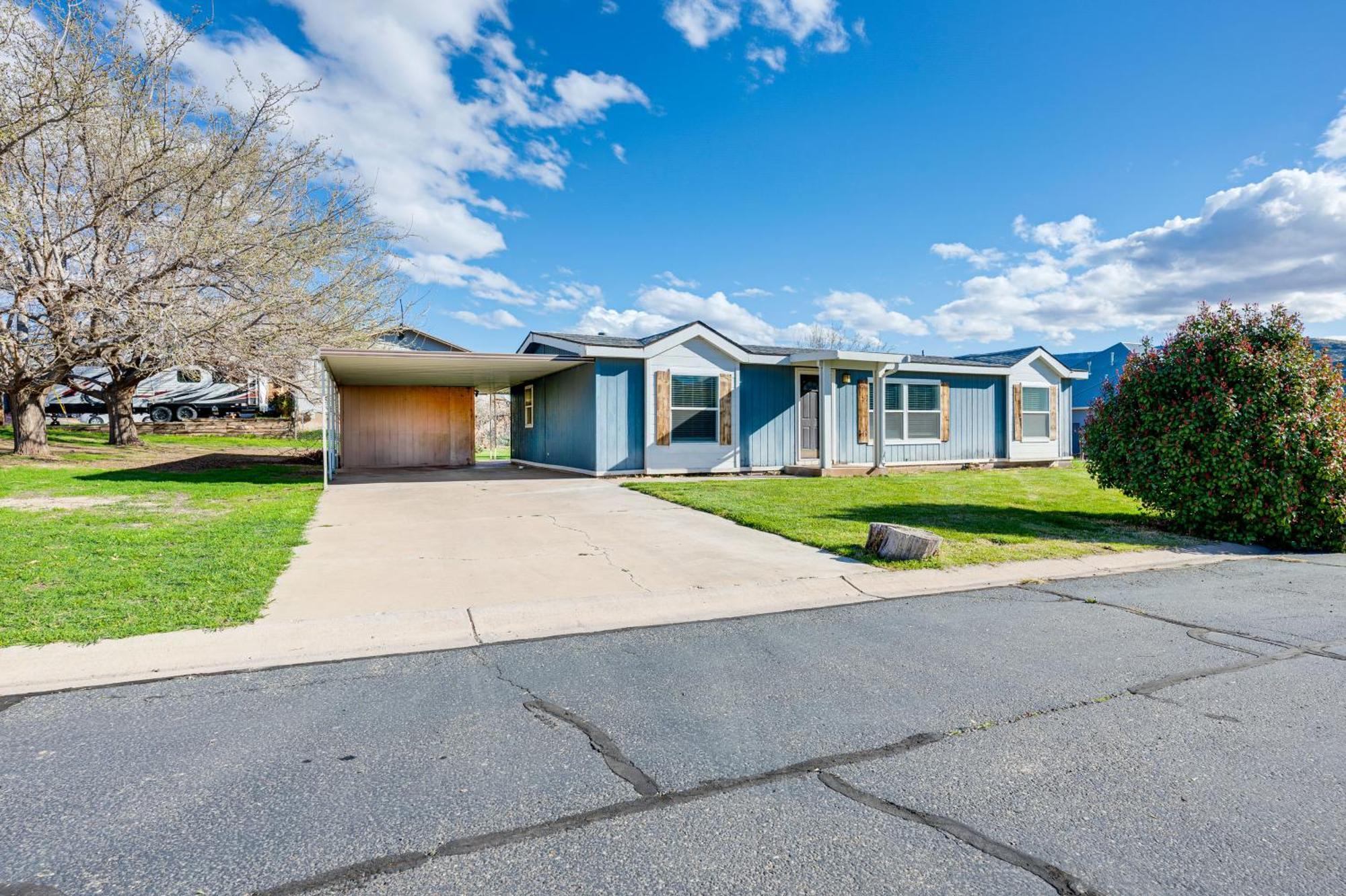 La Verkin Home With Yard, Covered Patio And Grill Exterior photo