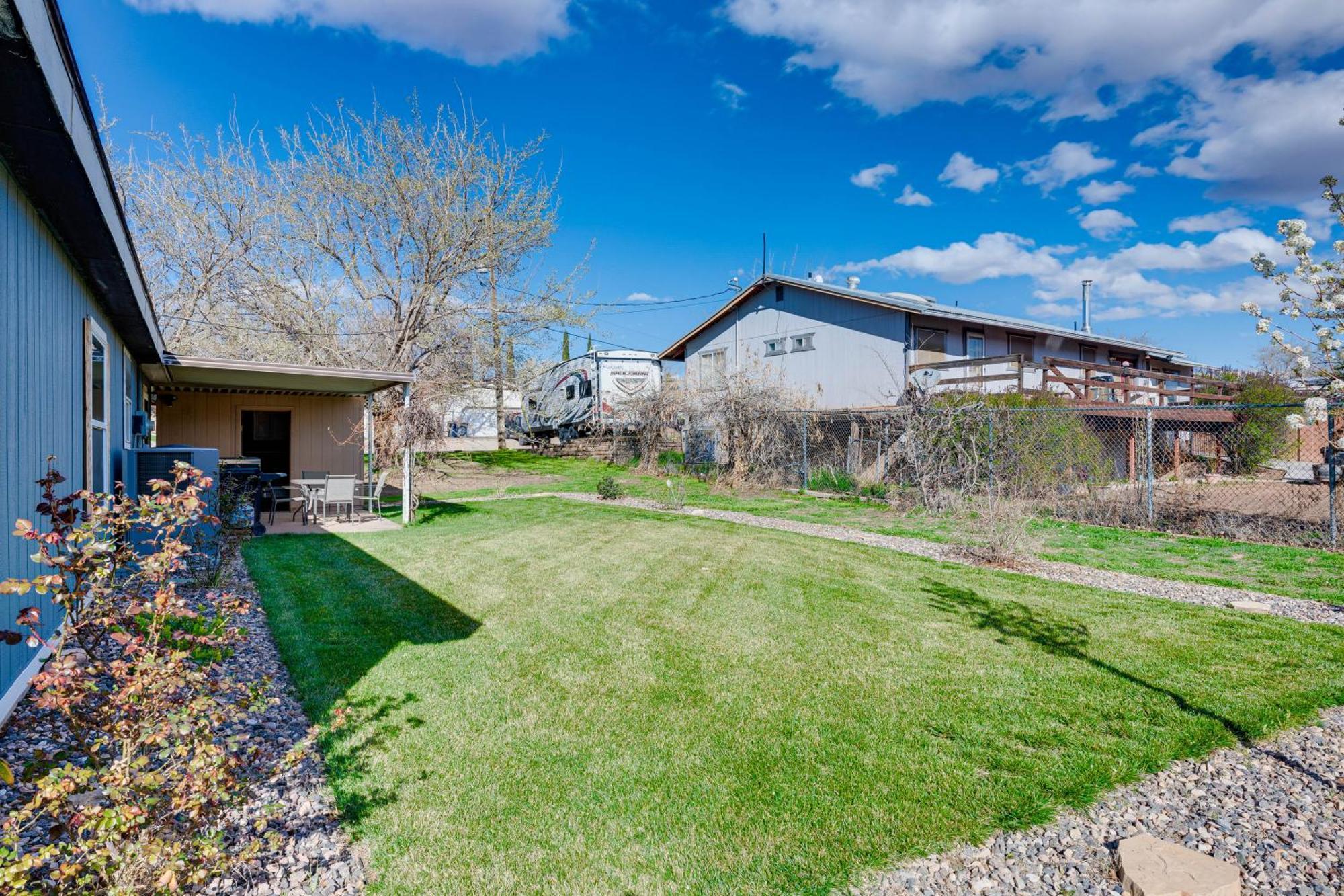 La Verkin Home With Yard, Covered Patio And Grill Exterior photo